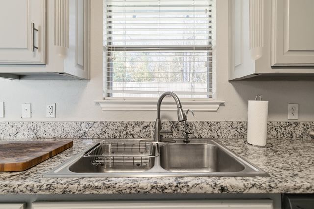 1103 Vintage Avenue, Gainesville, TX 76240