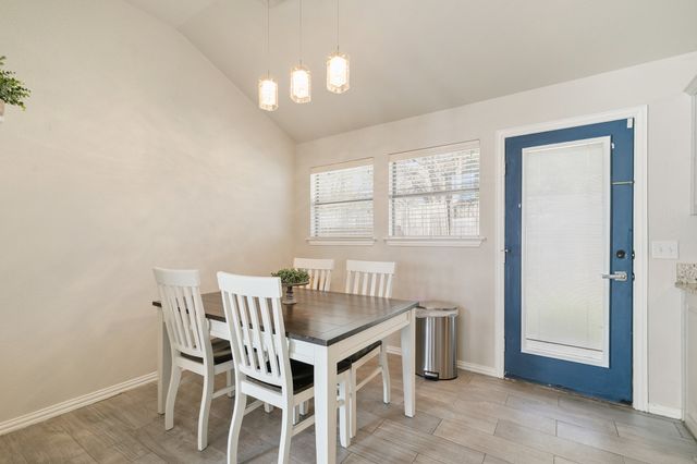 1103 Vintage Avenue, Gainesville, TX 76240