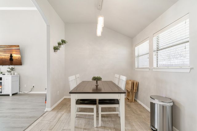 1103 Vintage Avenue, Gainesville, TX 76240