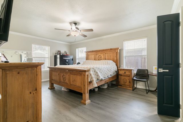 1103 Vintage Avenue, Gainesville, TX 76240