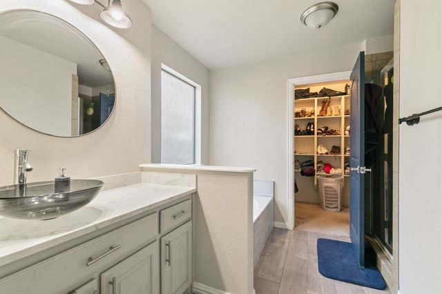 1103 Vintage Avenue, Gainesville, TX 76240