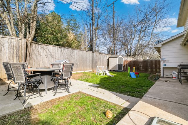 1103 Vintage Avenue, Gainesville, TX 76240