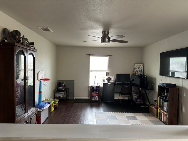 1103 Vintage Avenue, Gainesville, TX 76240