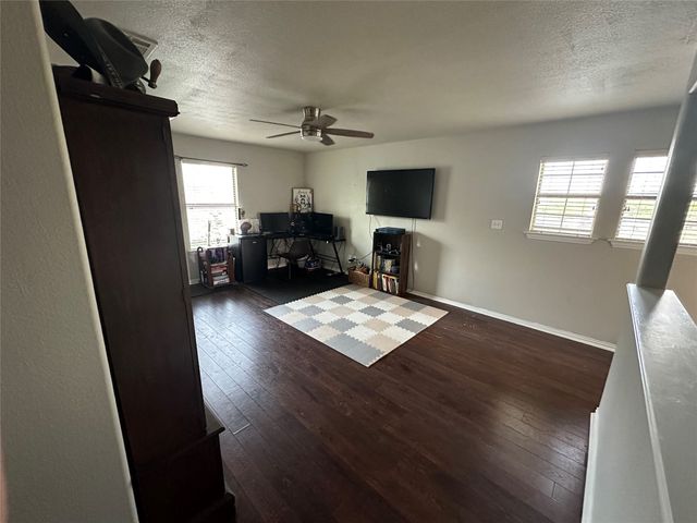 1103 Vintage Avenue, Gainesville, TX 76240