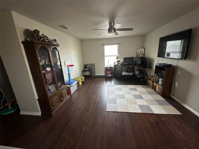 1103 Vintage Avenue, Gainesville, TX 76240
