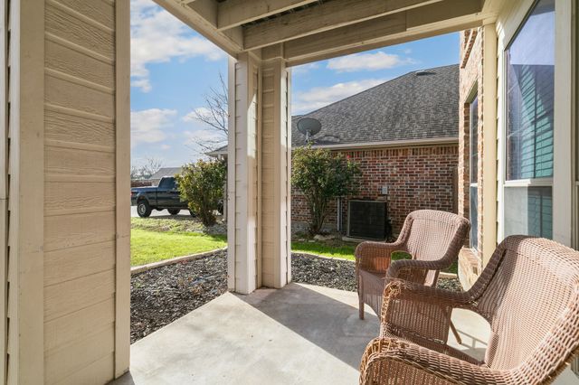 1103 Vintage Avenue, Gainesville, TX 76240