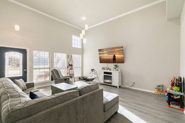 1103 Vintage Avenue, Gainesville, TX 76240