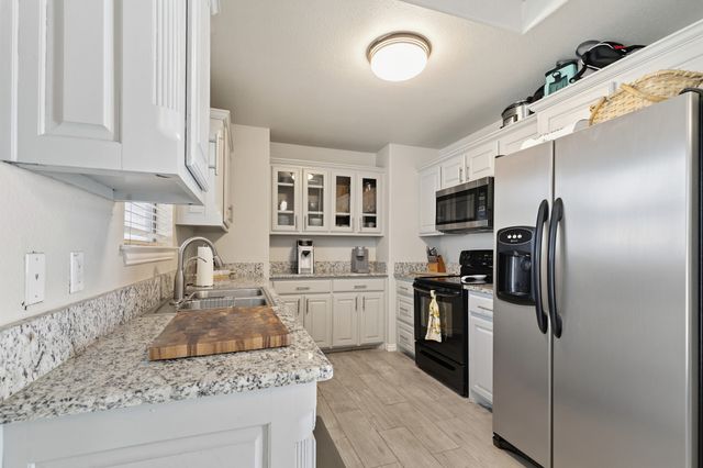 1103 Vintage Avenue, Gainesville, TX 76240