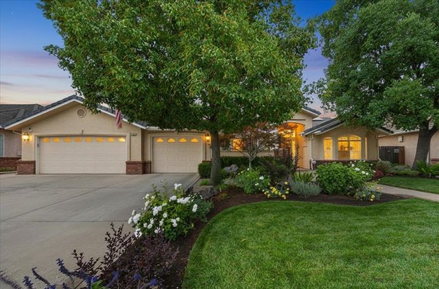 2831 Indianapolis Avenue, Clovis, CA 93611