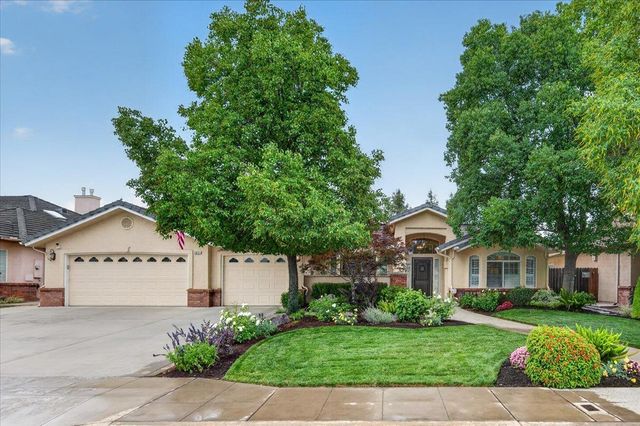 2831 Indianapolis Avenue, Clovis, CA 93611