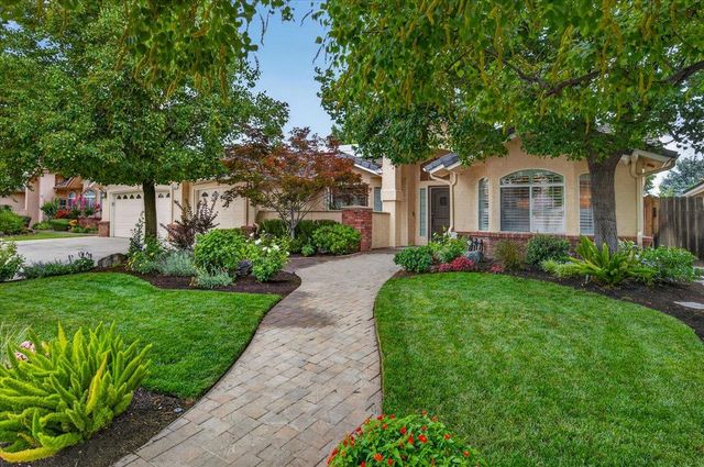 2831 Indianapolis Avenue, Clovis, CA 93611