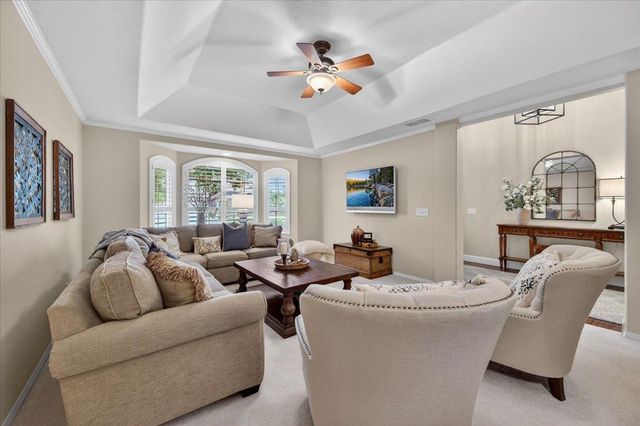 2831 Indianapolis Avenue, Clovis, CA 93611