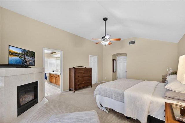 2831 Indianapolis Avenue, Clovis, CA 93611