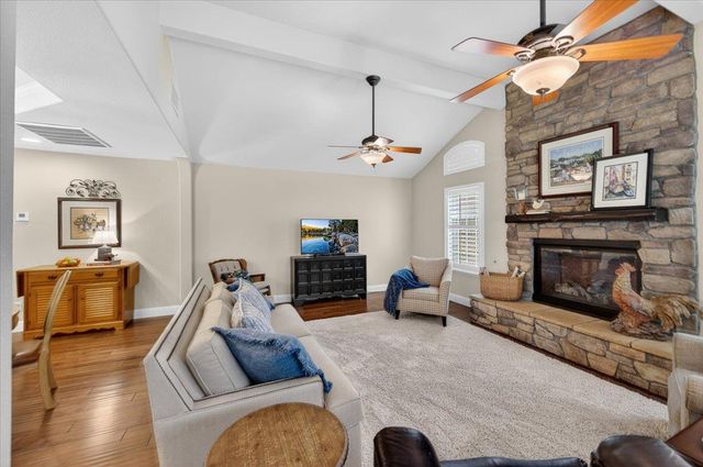 2831 Indianapolis Avenue, Clovis, CA 93611