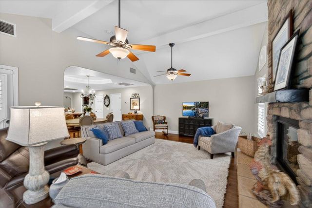 2831 Indianapolis Avenue, Clovis, CA 93611