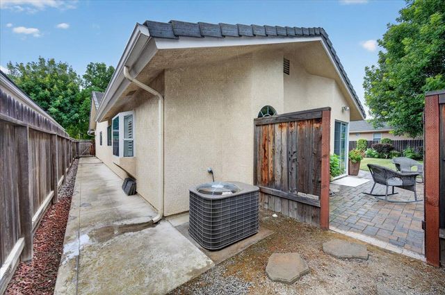 2831 Indianapolis Avenue, Clovis, CA 93611