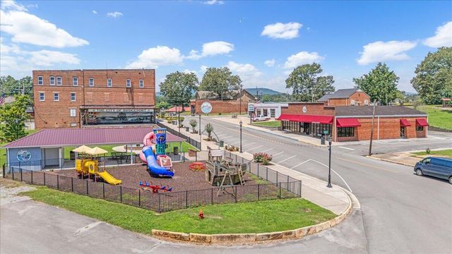 403 Hoffman Avenue, Bridgeport, AL 35740