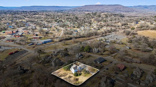 403 Hoffman Avenue, Bridgeport, AL 35740