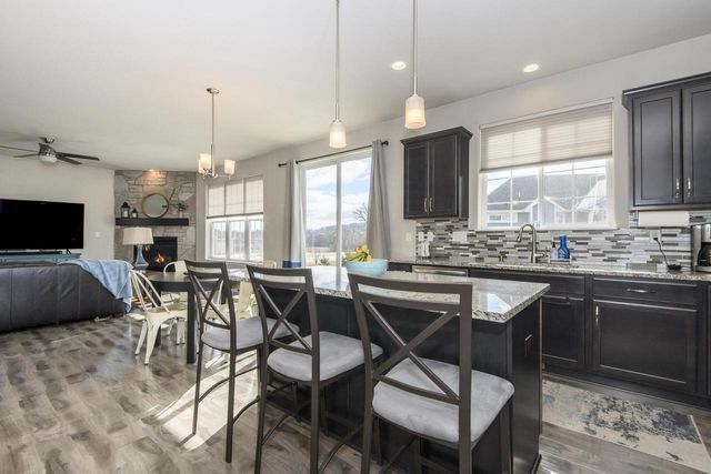 3513 Olde Howell ROAD, Waukesha, WI 53188