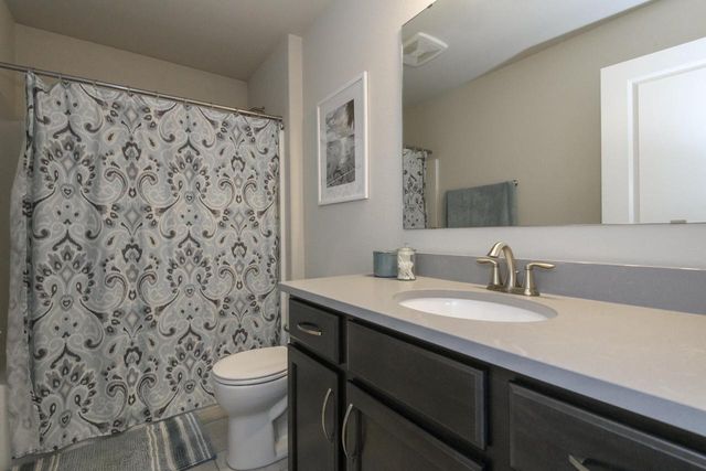 3513 Olde Howell ROAD, Waukesha, WI 53188