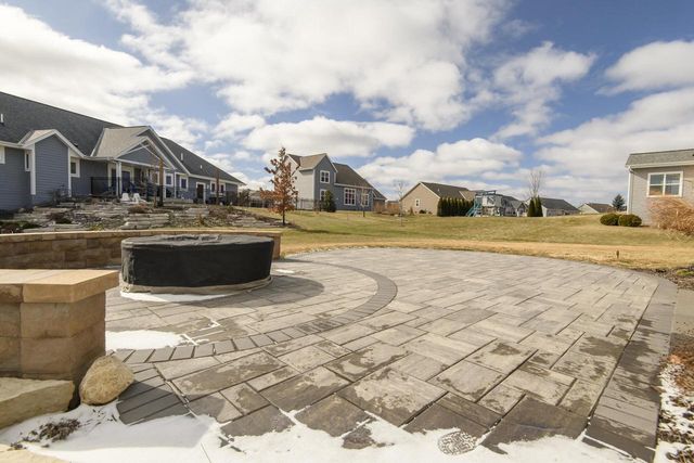 3513 Olde Howell ROAD, Waukesha, WI 53188