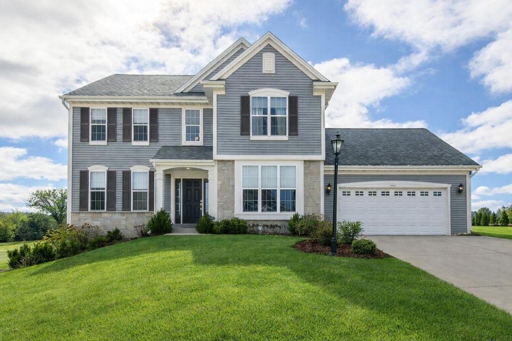 3513 Olde Howell ROAD, Waukesha, WI 53188