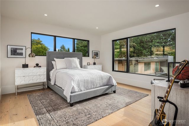 1032 89th Avenue NE, Bellevue, WA 98004