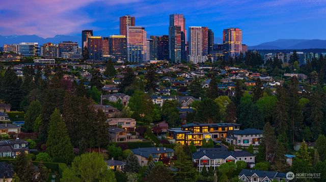 1032 89th Avenue NE, Bellevue, WA 98004