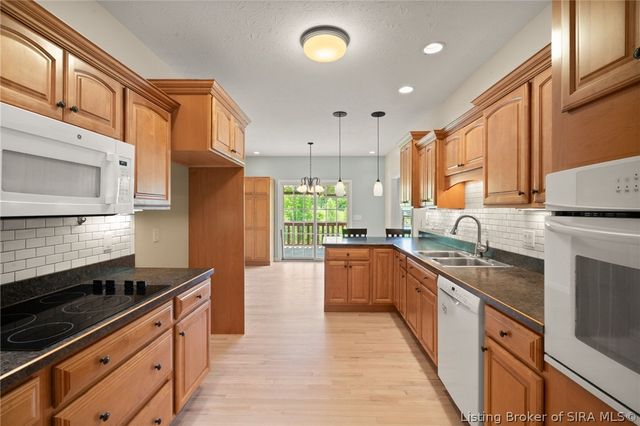 5869 W Luther Road, Floyds Knobs, IN 47119
