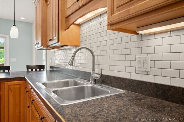 5869 W Luther Road, Floyds Knobs, IN 47119