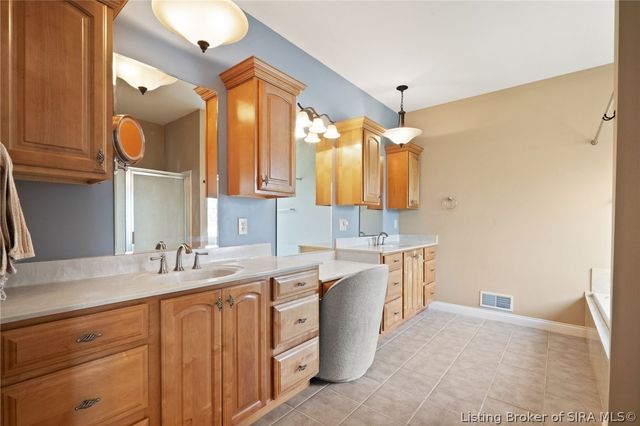 5869 W Luther Road, Floyds Knobs, IN 47119