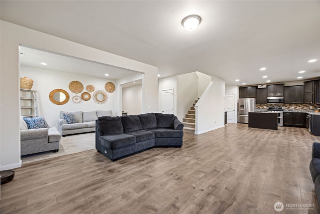 13829 67th Avenue E, Puyallup, WA 98373