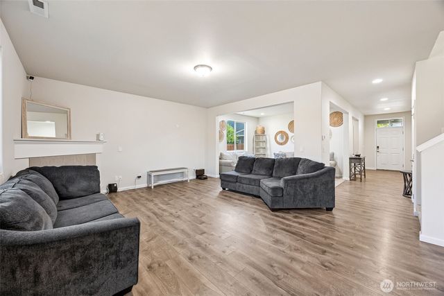 13829 67th Avenue E, Puyallup, WA 98373
