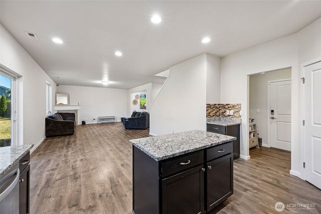 13829 67th Avenue E, Puyallup, WA 98373