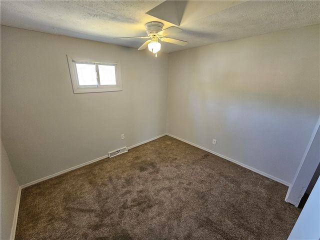 1327 Pacific Ave, Monaca, PA 15061