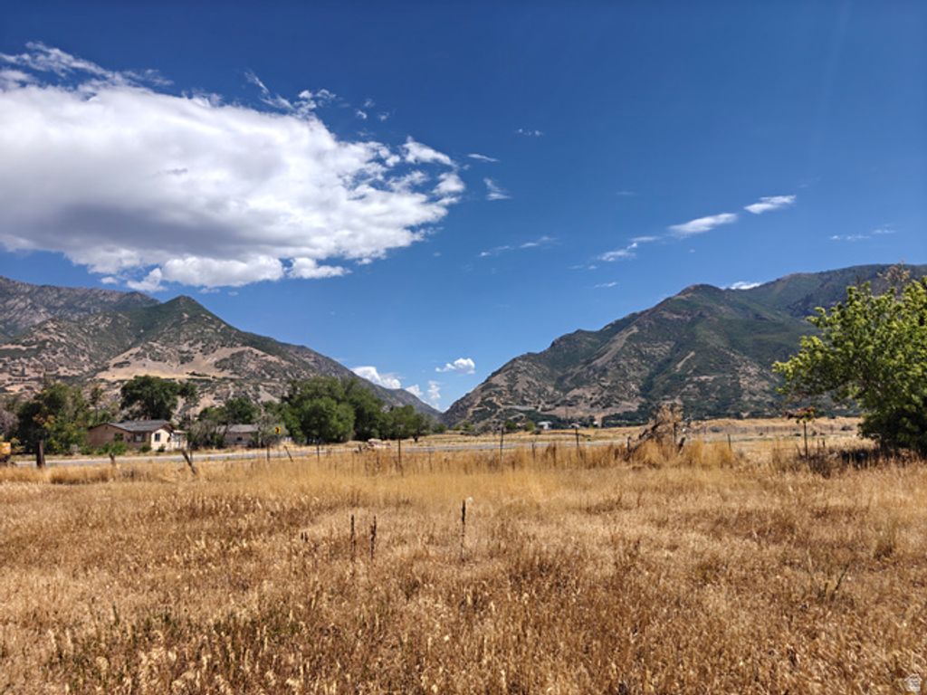 2063 E SOUTH WEBER DR, South Weber, UT 84405 — exterior
