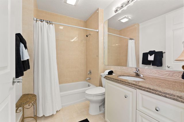 14 Harbour Isle Drive W Ph01, Fort Pierce, FL 34949