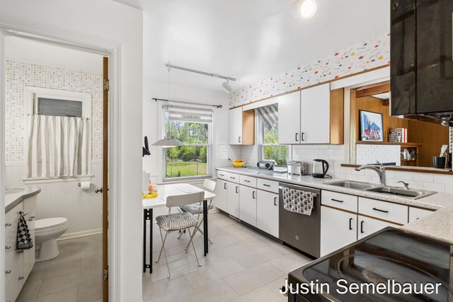 2248 Elliott Street Se, City Of Grand Rapids, MI 49506