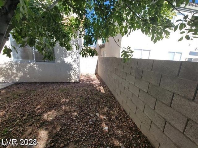 7817 Falconwing Avenue, Las Vegas, NV 89131