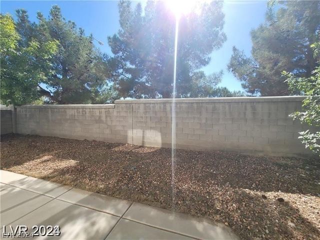 7817 Falconwing Avenue, Las Vegas, NV 89131