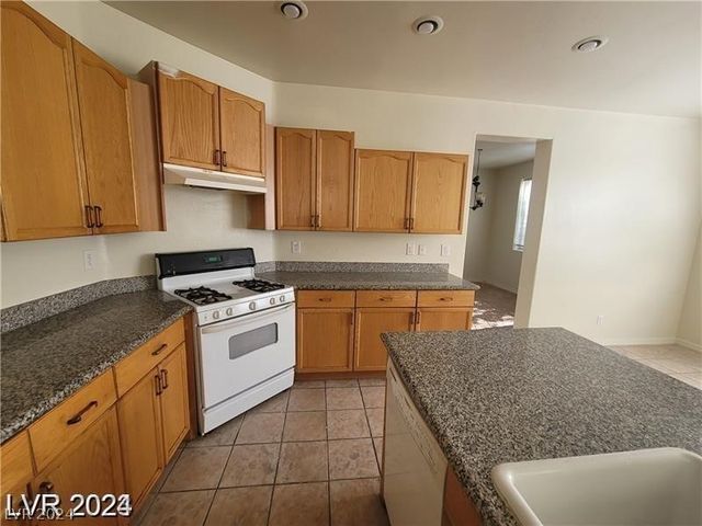 7817 Falconwing Avenue, Las Vegas, NV 89131