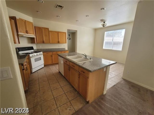 7817 Falconwing Avenue, Las Vegas, NV 89131