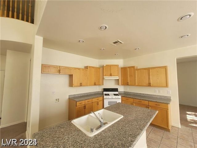 7817 Falconwing Avenue, Las Vegas, NV 89131