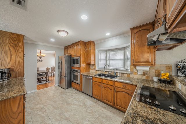 2720 Cedar Springs Court, Bedford, TX 76021