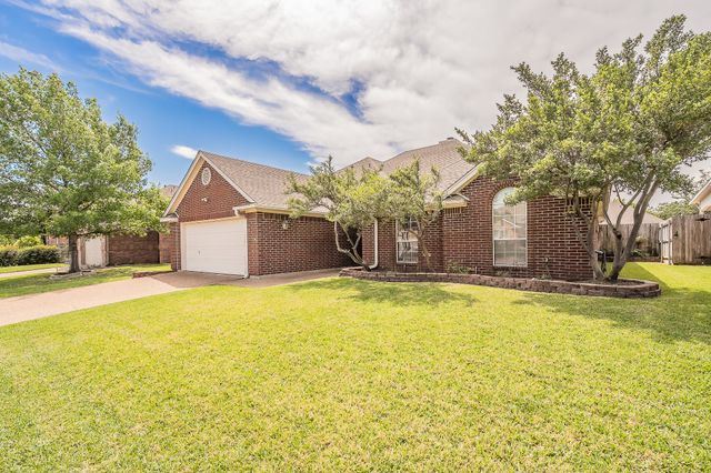 2720 Cedar Springs Court, Bedford, TX 76021