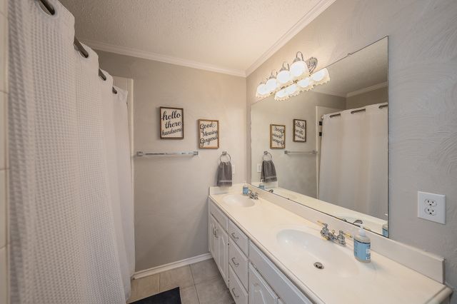 2720 Cedar Springs Court, Bedford, TX 76021