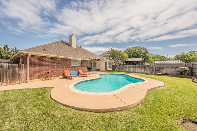 2720 Cedar Springs Court, Bedford, TX 76021