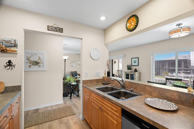 377 MOORINGS COVE DRIVE 9H, Tarpon Springs, FL 34689