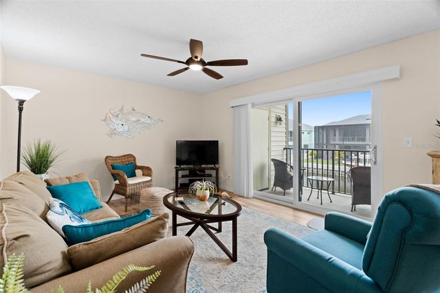377 MOORINGS COVE DRIVE 9H, Tarpon Springs, FL 34689