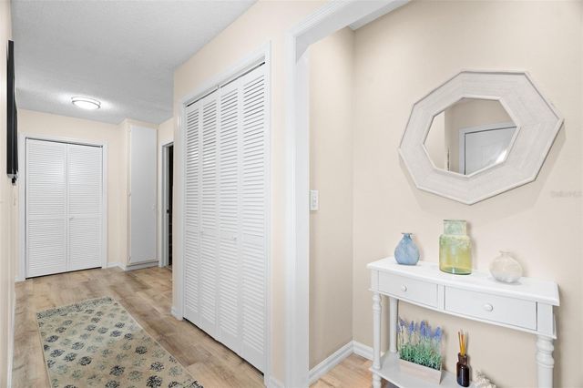 377 MOORINGS COVE DRIVE 9H, Tarpon Springs, FL 34689